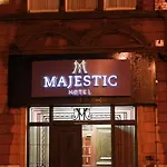 Oyo Majestic 3*