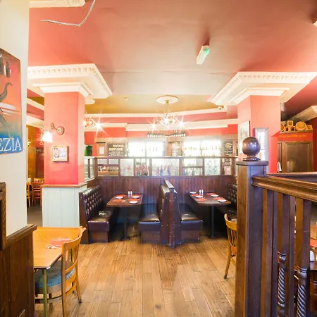 Oyo Majestic 3* Barrow-in-Furness