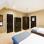 Hotel Oyo Majestic 3*