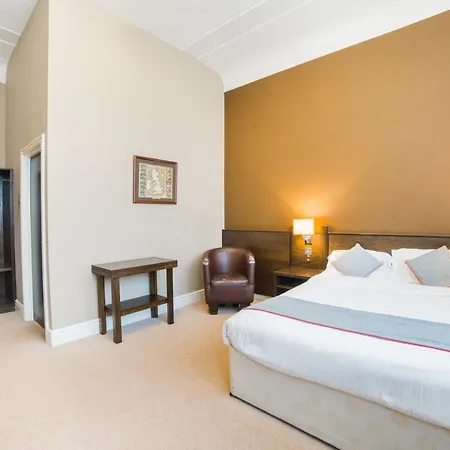 Oyo Majestic Hotel 3*