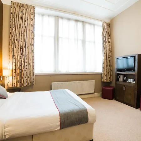 Oyo Majestic Hotel 2*