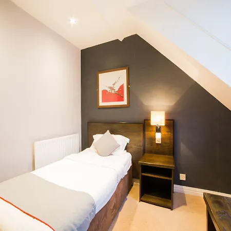 Oyo Majestic 3*