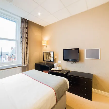 Oyo Majestic 3* Barrow-in-Furness