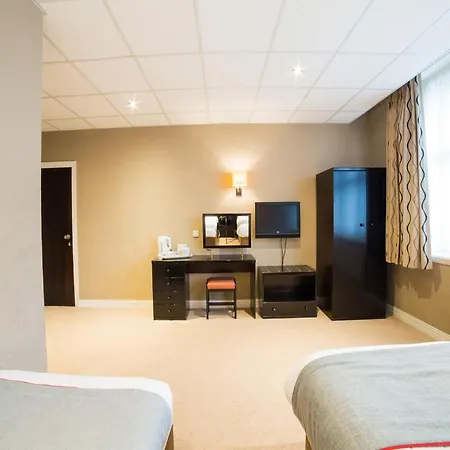 Oyo Majestic Hotel
