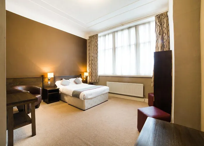 Hotel Oyo Majestic 3*