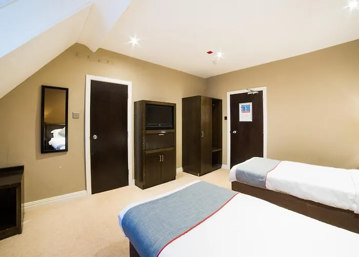 Hotel Oyo Majestic 3*