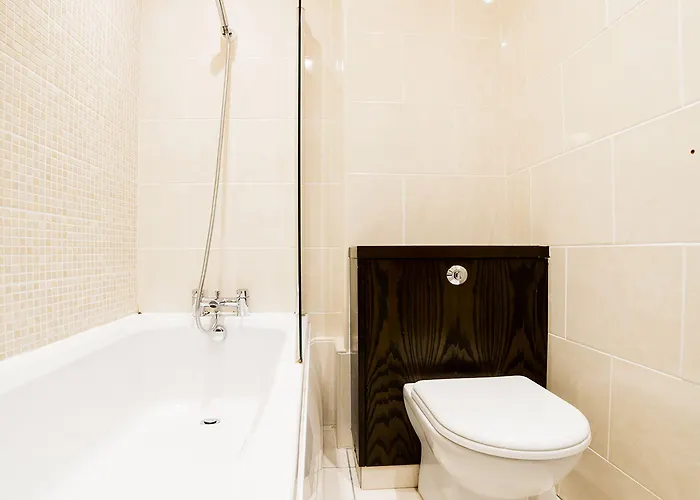 Oyo Majestic Hotel 3*