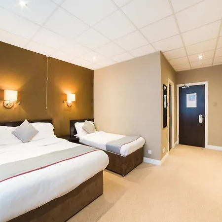 Oyo Majestic Hotel 2*